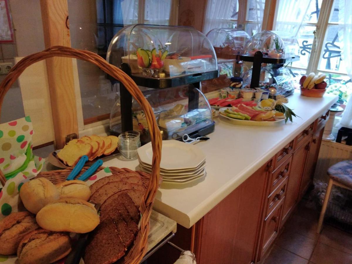 Bed and Breakfast Gaestehaus Luise à Montjoie Extérieur photo