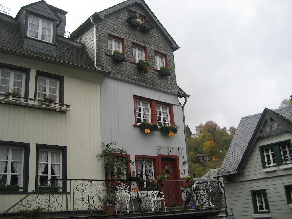 Bed and Breakfast Gaestehaus Luise à Montjoie Extérieur photo