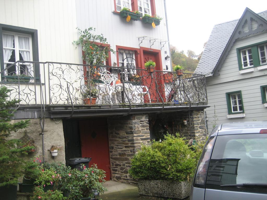 Bed and Breakfast Gaestehaus Luise à Montjoie Extérieur photo